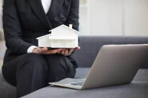 Comment se lancer dans une carrière d'agent immobilier ?