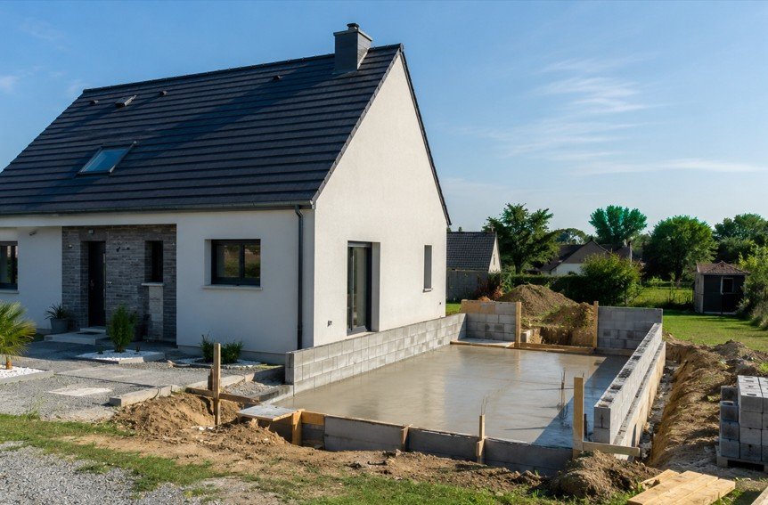 Garage accolé ou isolé : quelle autorisation urbanistique selon la taille ?