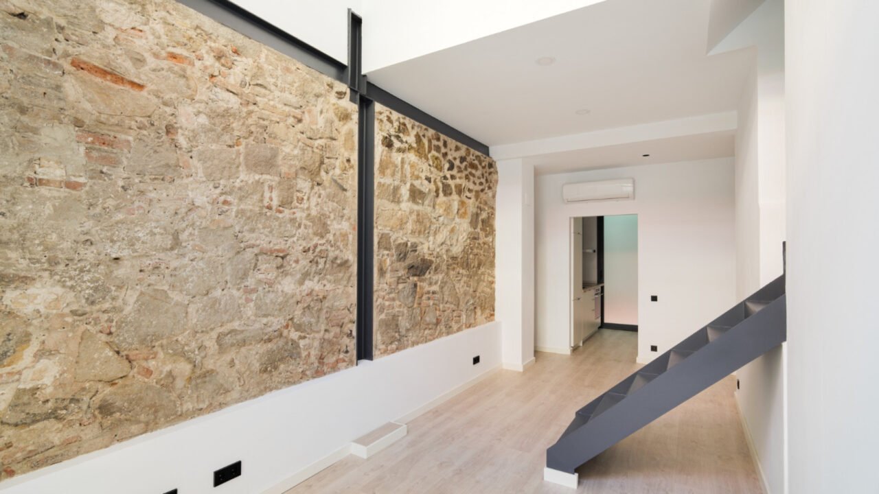 Les atouts du revêtement mural en enduit imitation pierre pour intérieur et extérieur