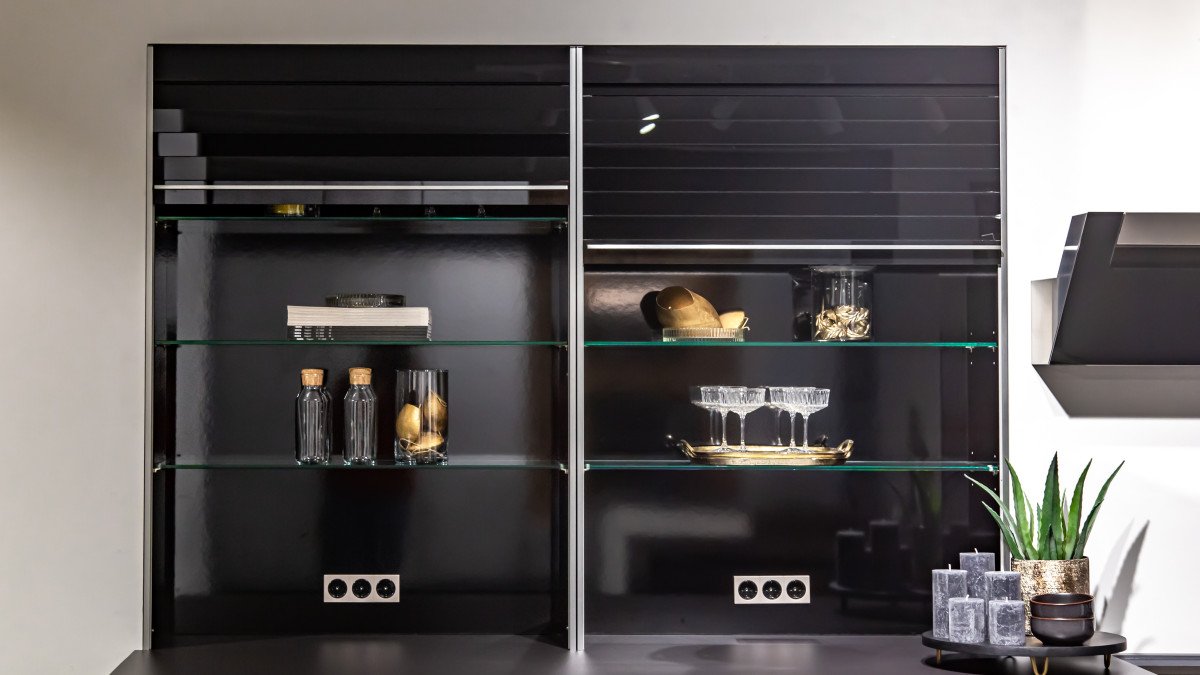 meuble avec du verre