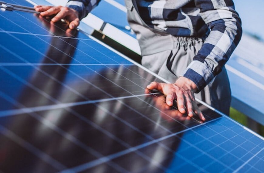 Panneaux solaires : pourquoi passer par un installateur certifié RGE ?