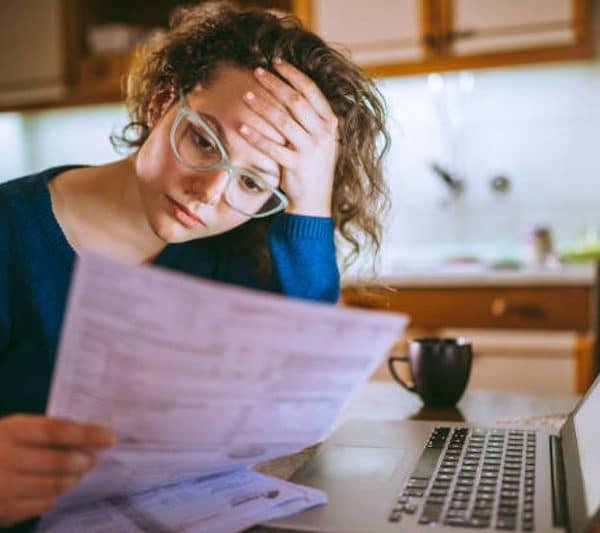 prelevement europeenne de courtage d assurances femme